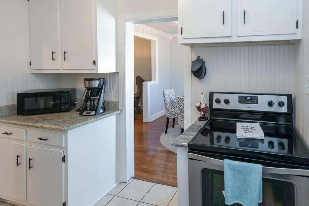 Peaceful Home In Downtown Huntsville With Nice Back Patio! Exterior photo